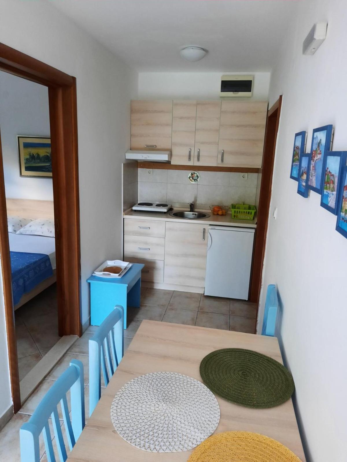 Apartments Milicevic Herceg Novi Bilik gambar